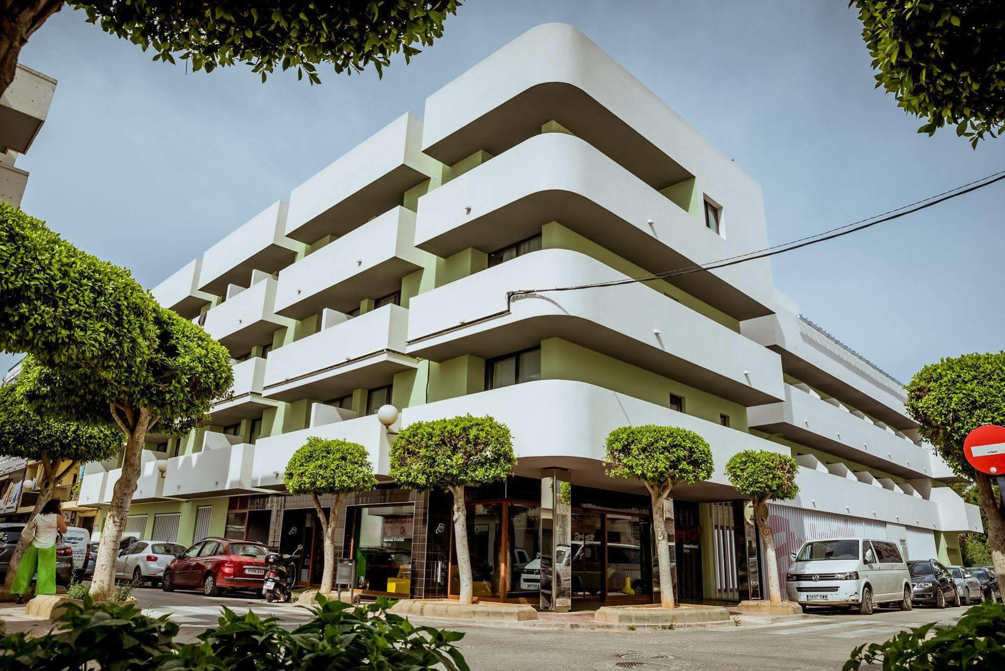 Amistat Island Ibiza - Juvenil Hostal